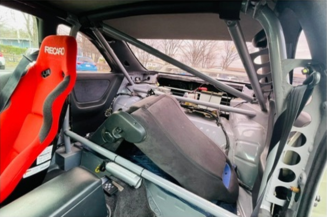 Roll cage installed BCNR33 SKYLINE GT-R.