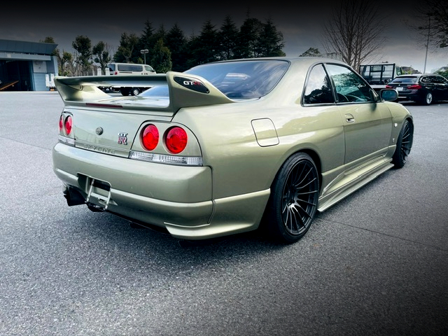 Rear exterior of BCNR33 SKYLINE GT-R.