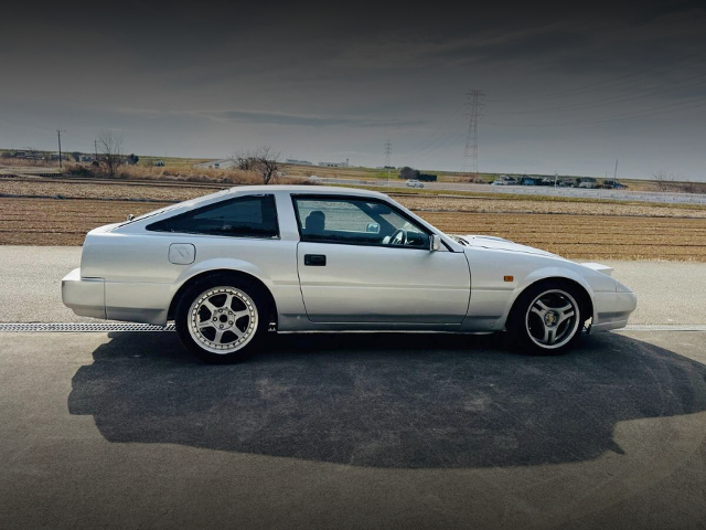 Side exterior of PGZ31 FAIRLADY Z.