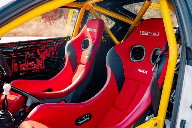 Interior seats of LB-SUPER SILHOUETTE COMPLETE BODY S15 SILVIA SPEC-R.