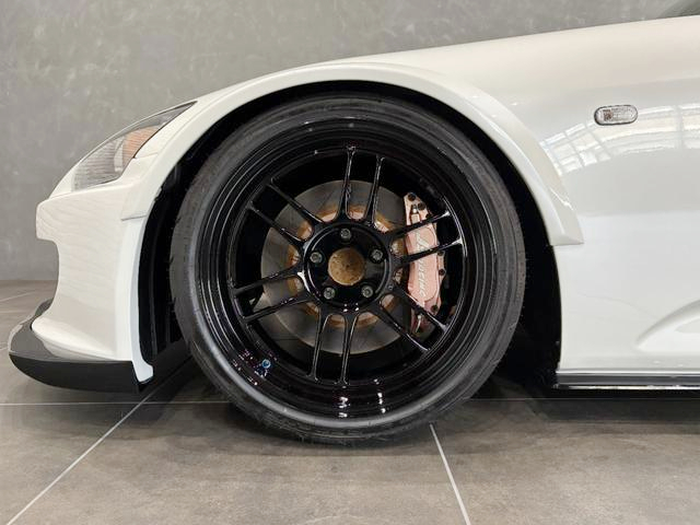 Big Caliper installed LEFT-HAND DRIVE HONDA S2000.