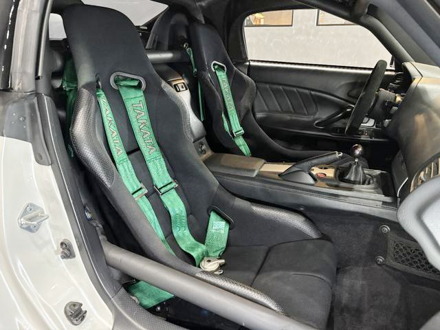 Seats of LEFT-HAND DRIVE HONDA S2000.