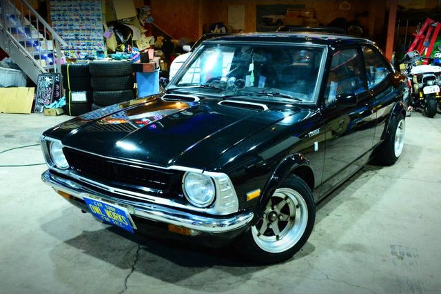 Front exterior of TE27 COROLLA LEVIN.