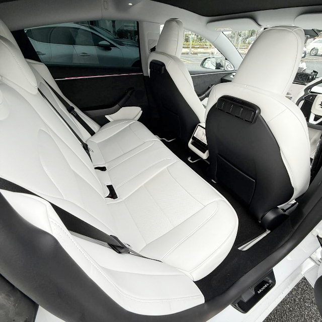 Seats of LB-E-WORKS WIDEBODY Tesla Model 3 Long Range AWD.