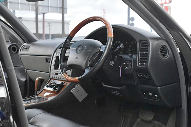 Dashboard of Stance UCF20 TOYOTA CELSIOR 4.0 B Specification eR Version.