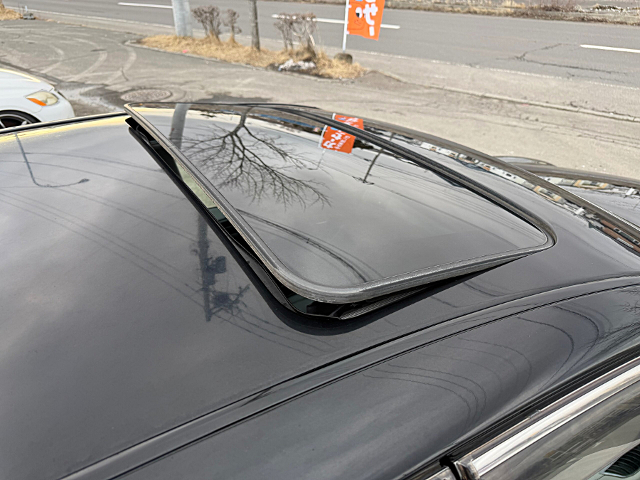 Sunroof of GRS184 CROWN ATHLETE 60th Anniversary.