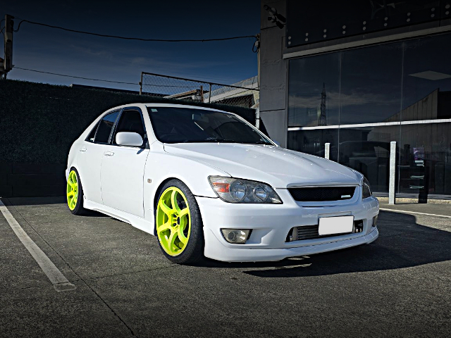 Front exterior of TOYOTA ALTEZZA.