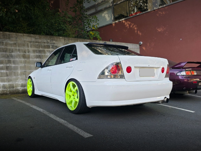 Rear exterior of TOYOTA ALTEZZA.
