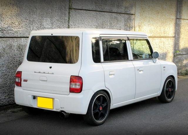 Rear exterior of HE21S SUZUKI ALTO LAPIN.