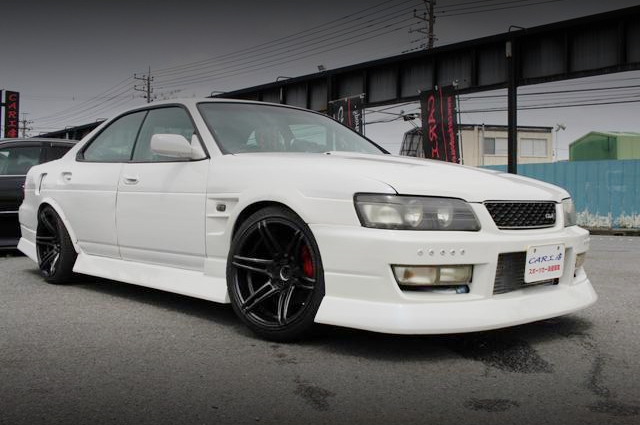 Front exterior of WIDEBODY C35 LAUREL.