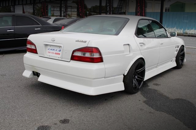 Rear exterior of WIDEBODY C35 LAUREL.
