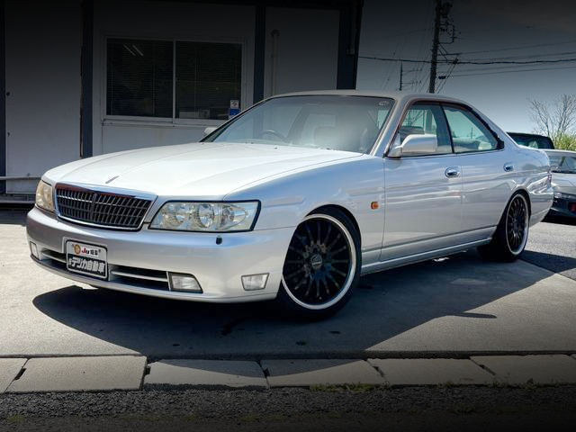 Front exterior of C35 NISSAN LAUREL.