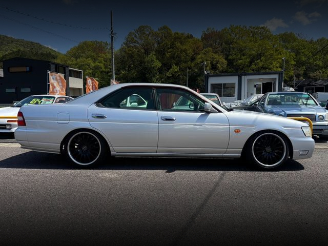 Side exterior of C35 NISSAN LAUREL.