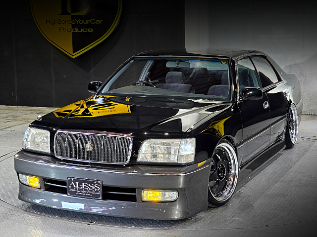 Front exterior of VIP Style UZS151 Crown Majesta C-Type.