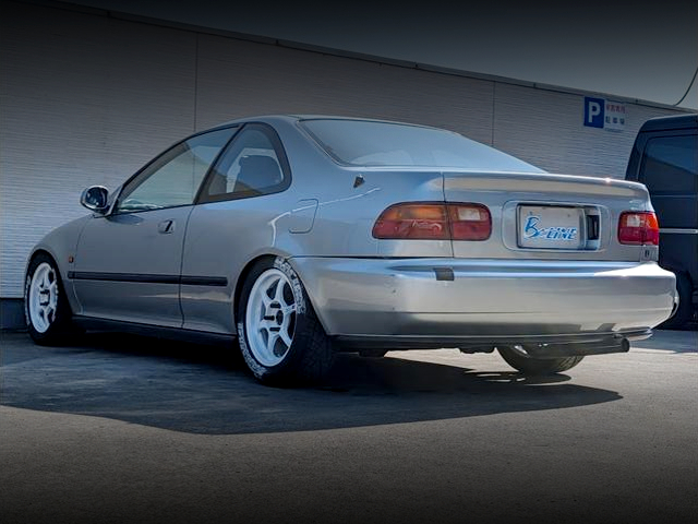 Rear exterior of EJ1 CIVIC COUPE.
