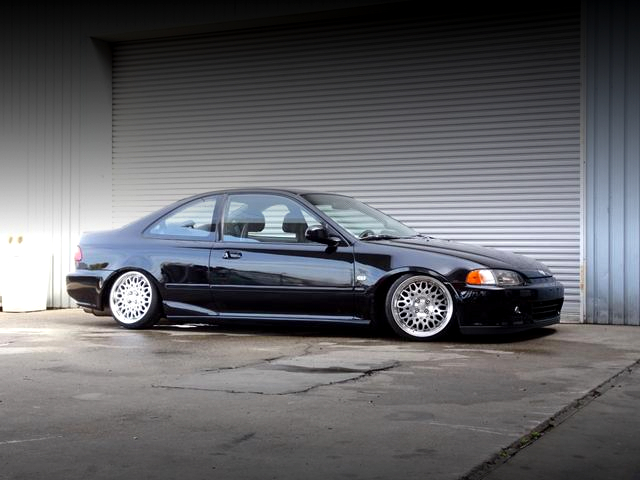 Front exterior of EJ1 CIVIC COUPE.