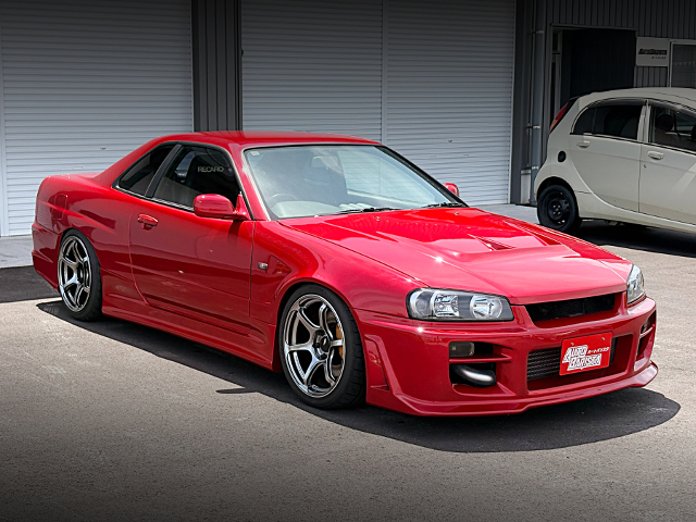 Front exterior of ER34 SKYLINE 2-DOOR 25GT TURBO.