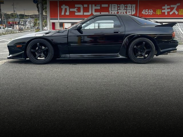 Side exterior of R-MAGIC WIDEBODY FC3S RX-7 GT-X.