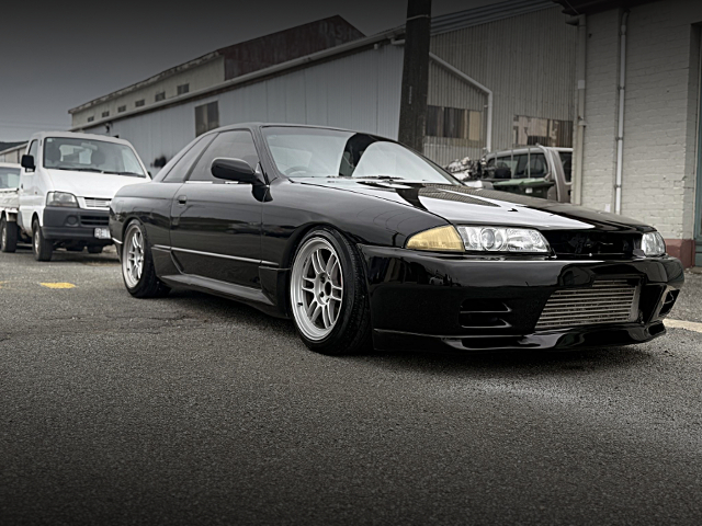 Front exterior of HCR32 SKYLINE 2-DOOR.