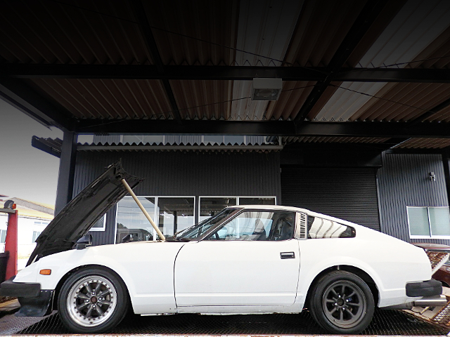 Side exterior of HS130 FAIRLADY Z.