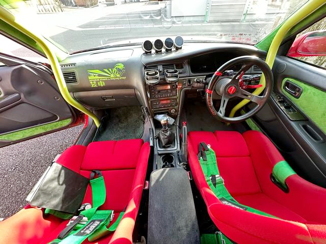 Interior of ORIGIN Labo WIDEBODY JZX100 CHASER TOURER-V.