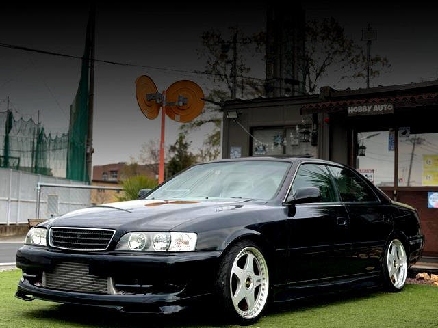 Front exterior of JZX100 CHASER TOURER-V.
