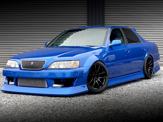 Front exterior of JZX100 CRESTA ROULANT G.