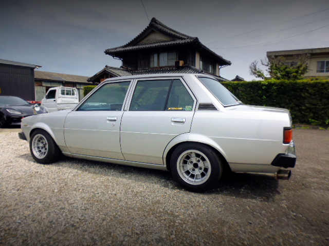 Side exterior of KE70 COROLLA 4-DOOR.