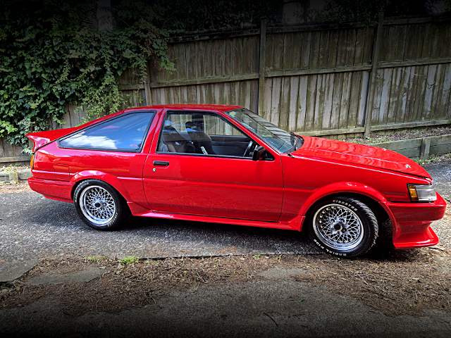 Side exterior of 4th Gen TOYOTA LEVIN.