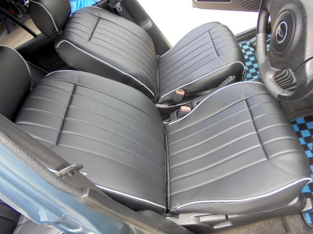 Seats of 1st Gen DAIHATSU MIRA GINO.