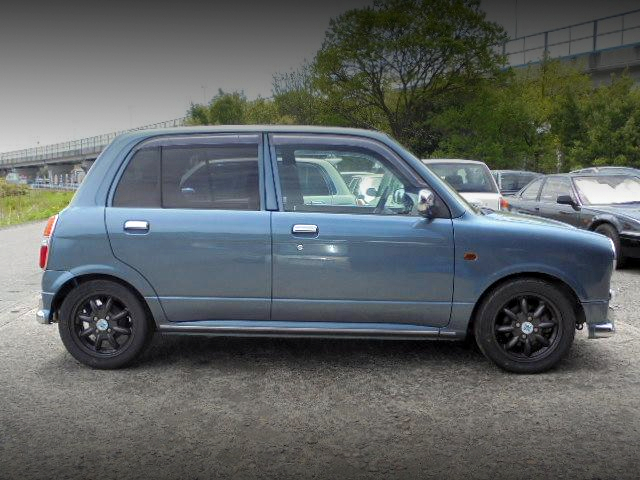 Side exterior of 1st Gen DAIHATSU MIRA GINO.