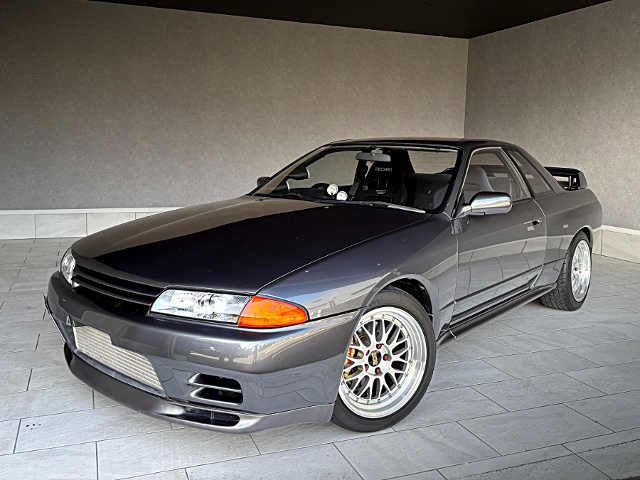 Front exterior of R32 SKYLINE GT-R.
