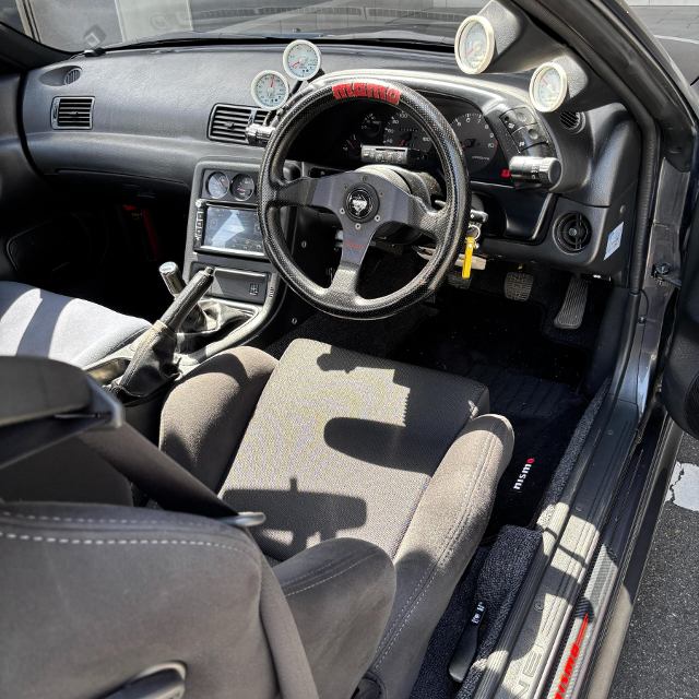 Dashboard of R32 SKYLINE GT-R.