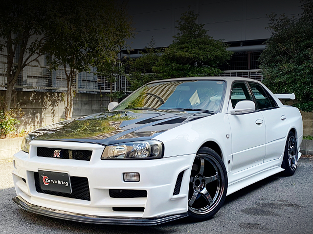 Front exterior of R34 SKYLINE 4-DOOR 25GT FOUR.