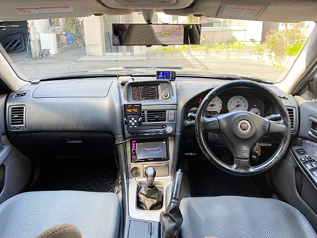 Dashboard of R34 SKYLINE 4-DOOR 25GT FOUR.
