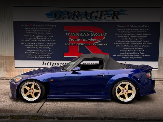 Side exterior of WIDEBODY AP1 S2000.