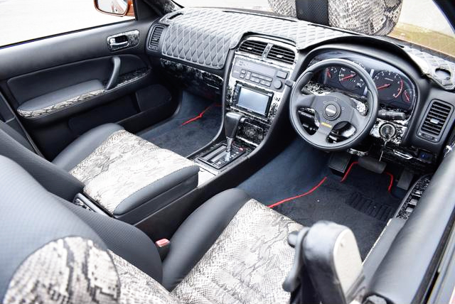 Dashboard of JDM VIP custom Y33 GLORIA AUTECH Convertible.