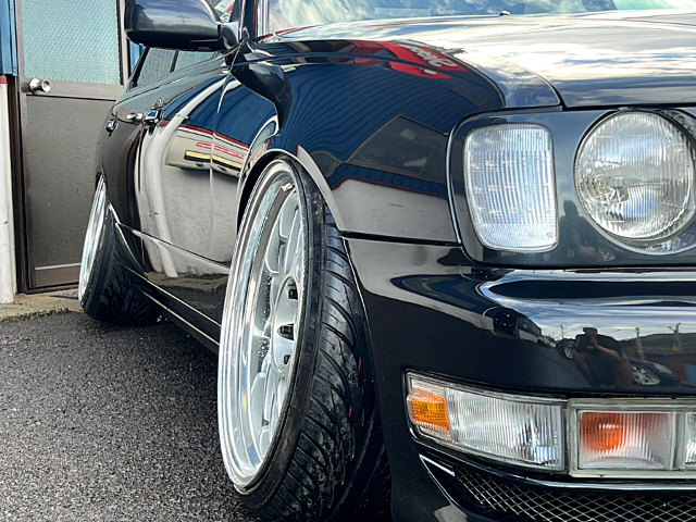 Front Side Rim of Y33 GLORIA GranTurismo ULTIMA.