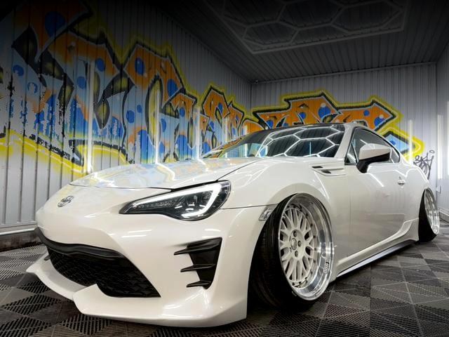 Front exterior of ZN6 TOYOTA 86 GT.