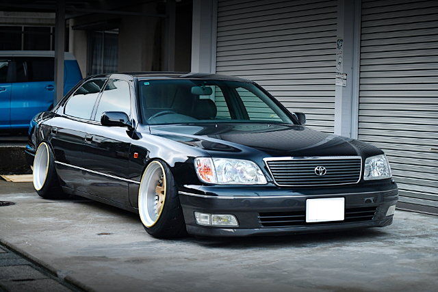 Front exterior of JDM VIP custom UCF21 CELSIOR 4.0 C-SPEC F-PACKAGE.