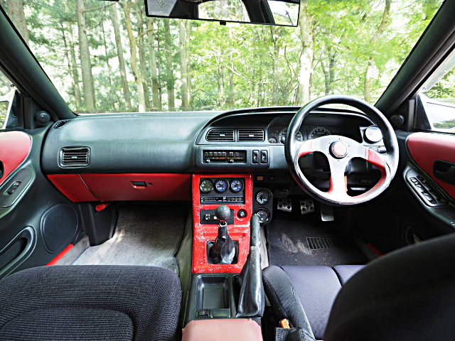 Interior of A31 NISSAN CEFIRO.