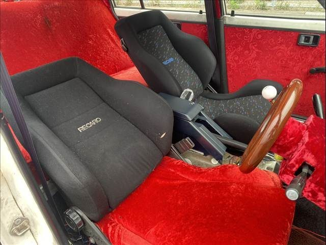 Interior seats of JDM WORKS WIDEBODY AA63 CARINA 4-DOOR.