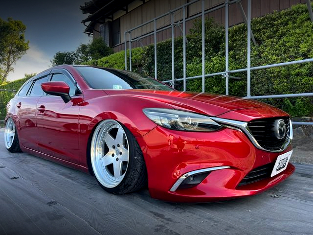 Front exterior of GJ2FW MAZDA ATENZA WAGON 2.2 XD L-PACKAGE DIESEL TURBO.
