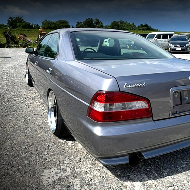 Rear Side exterior of C35 NISSAN LAUREL.