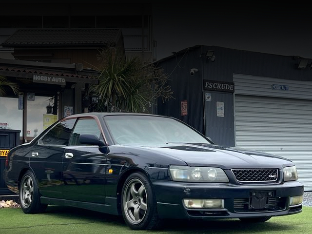 Front exterior of C35 NISSAN LAUREL.