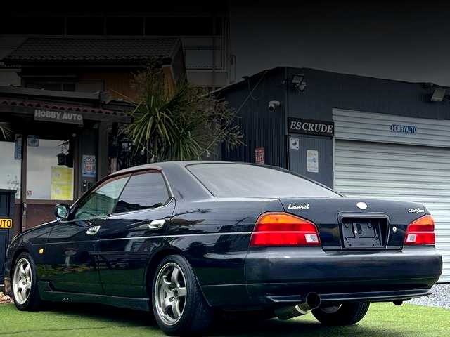 Rear exterior of C35 NISSAN LAUREL.