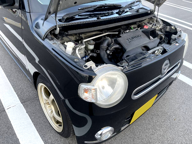 Hood open of L675S DAIHATSU MIRA COCOA.