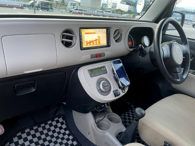 Dashboard of L675S DAIHATSU MIRA COCOA.