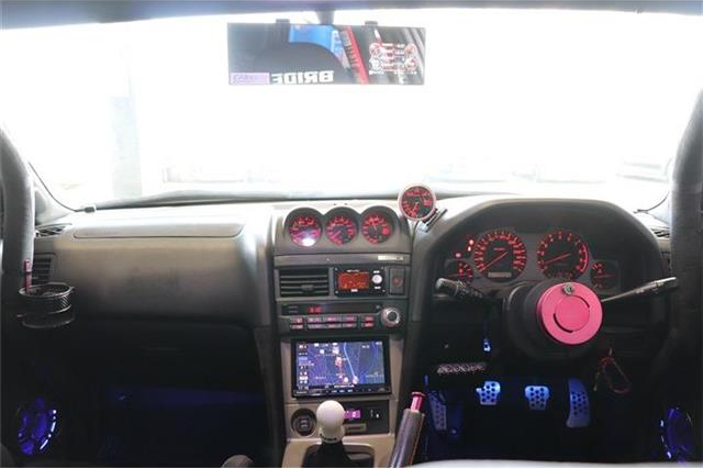 Dashboard of ER34 SKYLINE 4-DOOR 25GT-X TURBO.