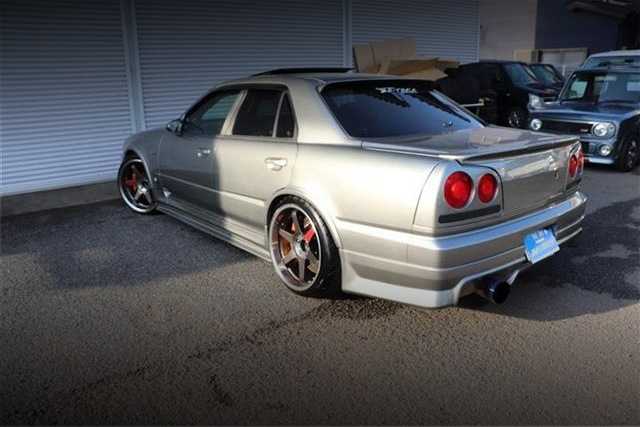 Rear exterior of ER34 SKYLINE 4-DOOR 25GT-X TURBO.